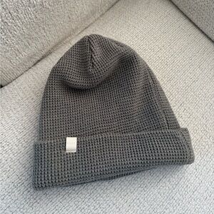 NWOT Vuori Knit Beanie (Unisex)
